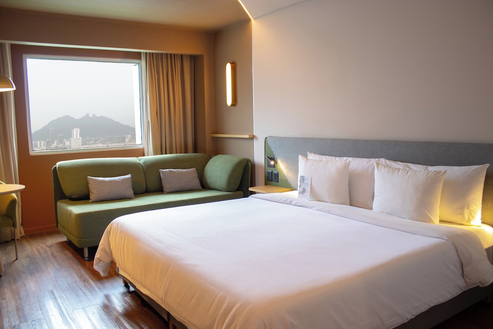 HABITACION SUPERIOR TAMAÑO KING del hotel Novotel Monterrey Valle