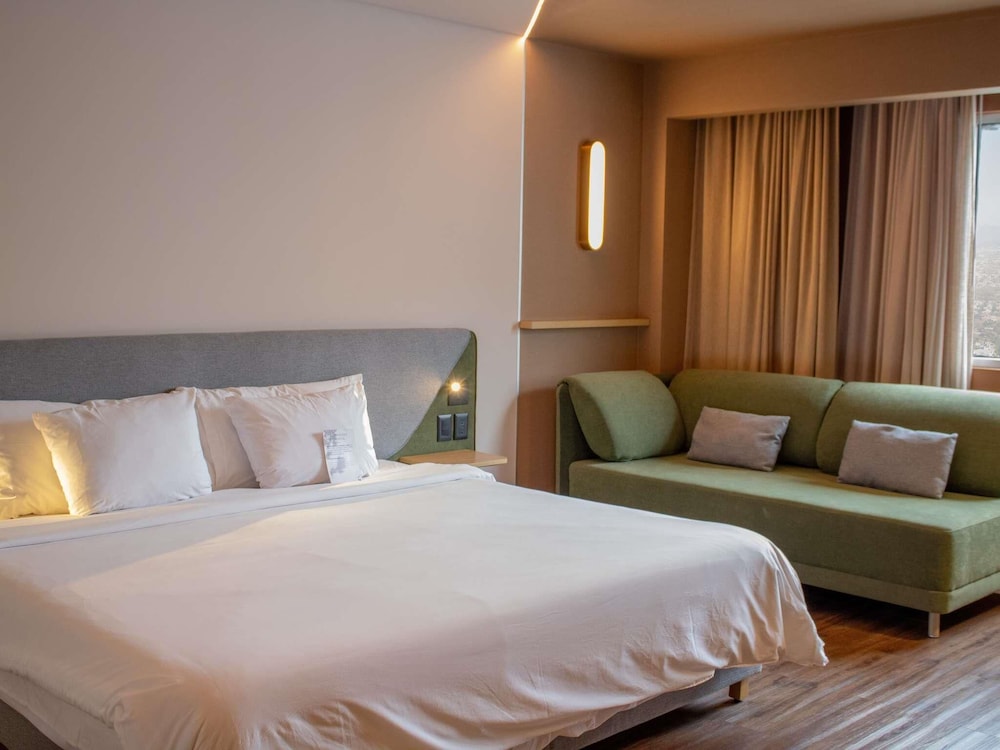 Ejecutiva con 1 cama King del hotel Novotel Monterrey Valle