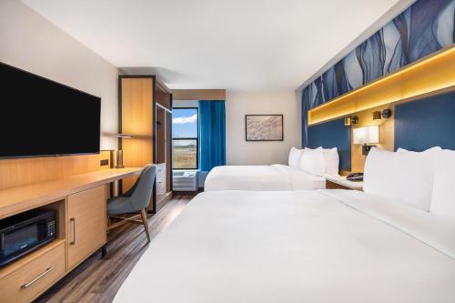 Habitación con 2 camas grandes - No fumadores del hotel DOUBLETREE BY HILTON BUFFALO. Foto 8