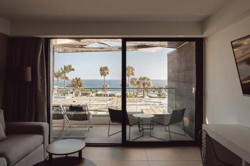 Suite con balcón (2 personas) del hotel La Isla Y El Mar Boutique - Adults Only. Foto 1