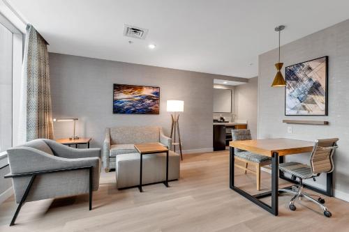 Estudio - No fumadores - 1 cama extragrande del hotel EMBASSY SUITES BUFFALO. Foto 10