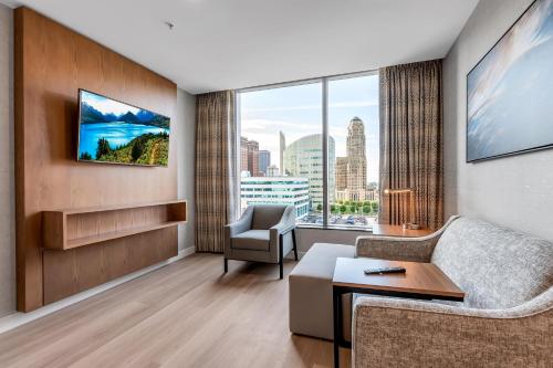 Habitación con 1 cama extragrande y para personas con movilidad reducida - No fumadores del hotel EMBASSY SUITES BUFFALO. Foto 5