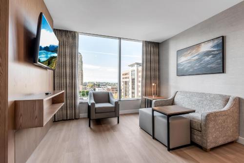 Suite Hipoalergénica con 2 camas grandes del hotel EMBASSY SUITES BUFFALO. Foto 4