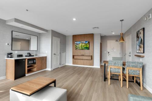 Two - Room Executive Queen Suite with Two Queen Beds - Non - Smoking del hotel EMBASSY SUITES BUFFALO. Foto 23