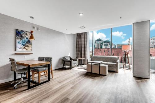 Suite Executive de 2 dormitorios con cama extragrande - Para no fumadores del hotel EMBASSY SUITES BUFFALO. Foto 7