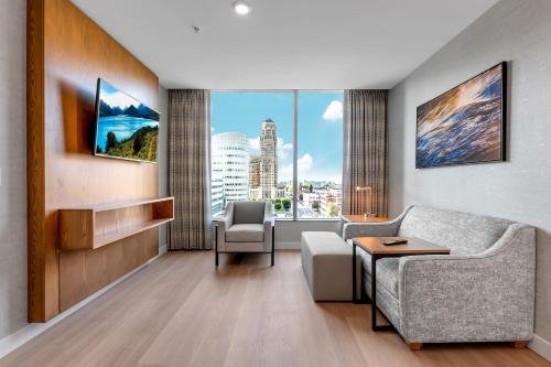 Suite 2 habitaciones Business Sofá Cama incluido Jacuzzi 2 Camas king del hotel EMBASSY SUITES BUFFALO. Foto 9