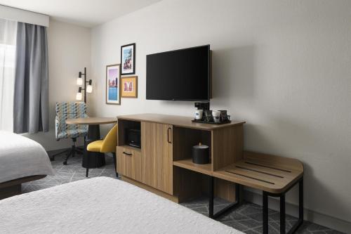 Habitación con 2 camas grandes - No fumadores del hotel HAMPTON INN and SUITES ROCHESTER/HENRIETTA. Foto 3