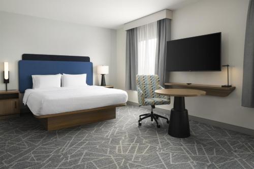 Suite con cama extragrande del hotel HAMPTON INN and SUITES ROCHESTER/HENRIETTA. Foto 2