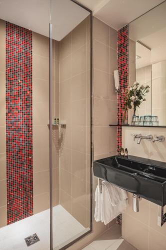 Habitación Doble Clásica del hotel Le Petit Paris. Foto 2