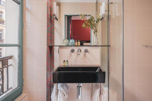 Habitación Doble Superior del hotel Le Petit Paris. Foto 1