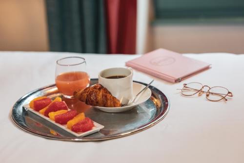 Habitación Doble Superior del hotel Le Petit Paris. Foto 3