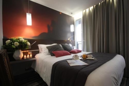 Habitaciones dobles contiguas del hotel Hôtel Lumières. Foto 5