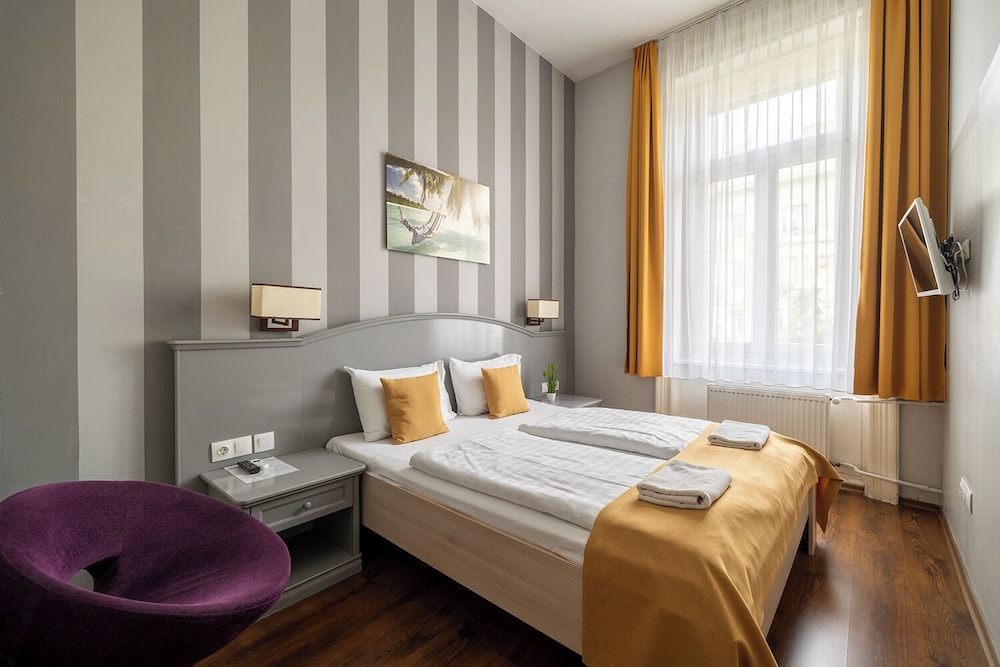 Habitación estándar con 1 cama doble o 2 individuales del hotel Full Moon. Foto 15