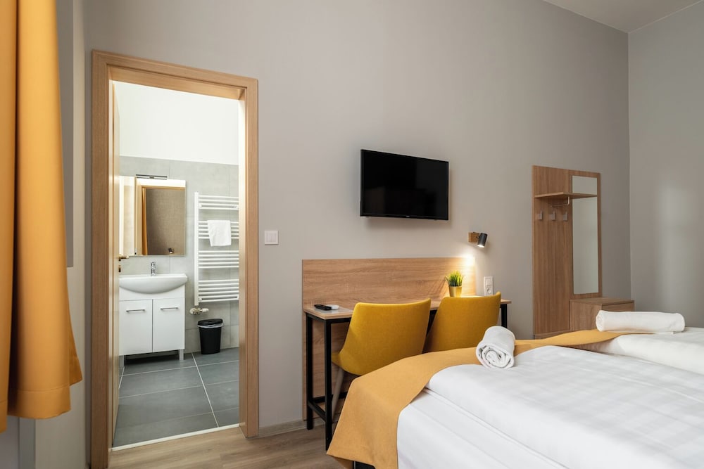 Habitación estándar con 1 cama doble o 2 individuales del hotel Full Moon. Foto 18