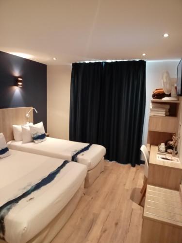 Habitación Triple del hotel Hotel Modern Est. Foto 3