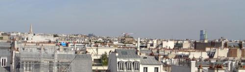 Habitación Doble Superior con vistas a la Torre Eiffel del hotel Hotel Royal Phare. Foto 9