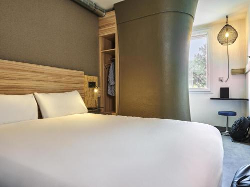Pop Room with a double bed del hotel greet Hotel Paris Nord 18ème