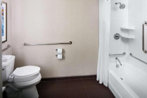 King Room on Executive Level with Bath Tub – Mobility Accessible del hotel Hilton Albany. Foto 4