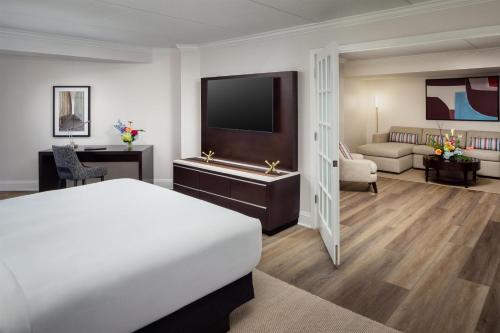 Suite con cama extragrande del hotel Hilton Albany. Foto 2