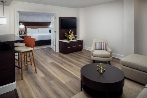 Suite Executive con cama extragrande - Planta baja del hotel Hilton Albany. Foto 1