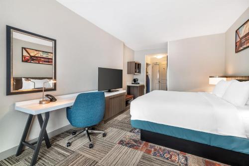 Habitación Estándar - Cama extragrande del hotel HILTON GARDEN INN ALBANY/SUNY AREA. Foto 3