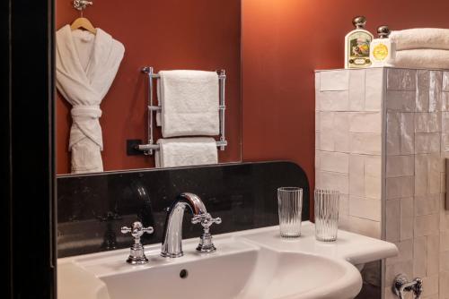 Habitación Deluxe del hotel Grand Hotel Chicago. Foto 5