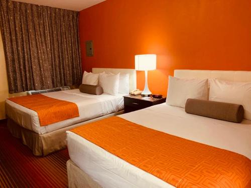 Habitación con 2 camas grandes - No fumadores del hotel HOWARD JOHNSON NORTH BERGEN. Foto 1