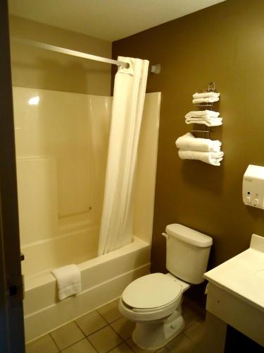 Suite Estudio King - No fumadores del hotel Super 8 By Wyndham Niagara Falls Ny. Foto 3