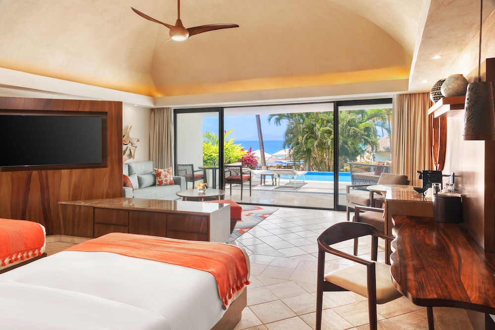 Suite Club Vista al Mar con Acceso Directo a Piscina Doble (solo mayores de 13 años) del hotel Dreams Puerto Vallarta Resort & Spa