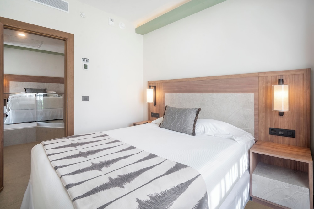 Habitación Familiar (3 dormitorios) del hotel Riu Flamingos - All Inclusive. Foto 4