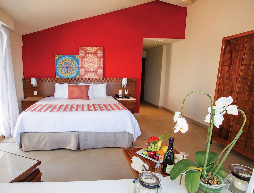 Sun Club Romántico Frente al Mar con Terraza del hotel Sunscape Puerto Vallarta Resort and Spa All Inclusive