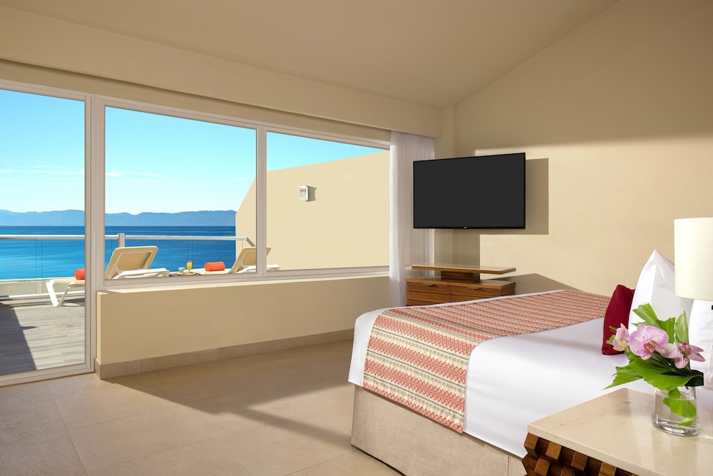 Sun Club Romántico Frente al Mar del hotel Sunscape Puerto Vallarta Resort and Spa All Inclusive