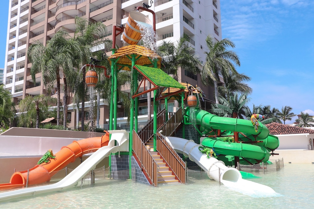 Deluxe Vista al Resort King del hotel Sunscape Puerto Vallarta Resort and Spa All Inclusive. Foto 3