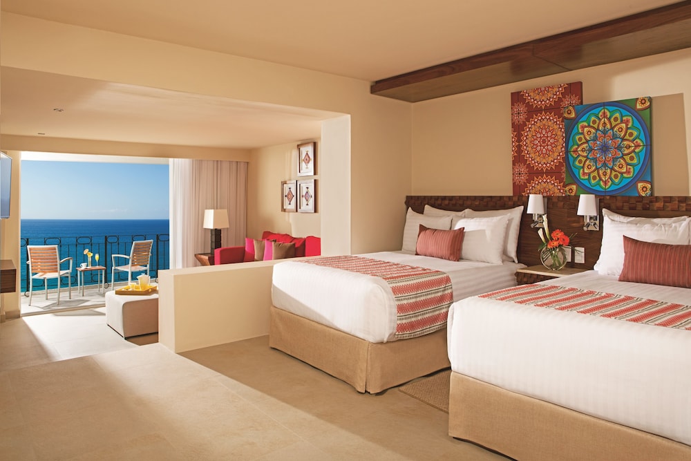 Suite Junior Sun Club Frente al Mar Doble del hotel Sunscape Puerto Vallarta Resort and Spa All Inclusive