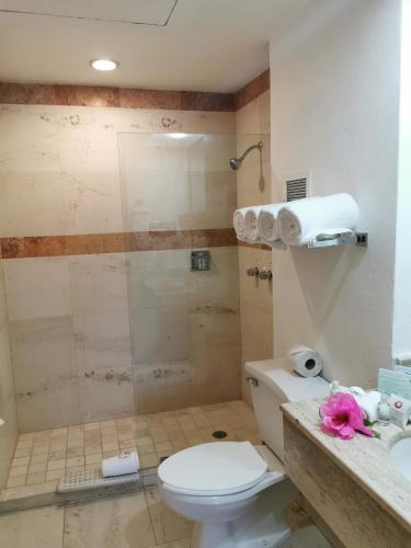 Suite de 1 dormitorio - Sección de montaña del hotel Canto Del Sol Puerto Vallarta All Inclusive. Foto 2