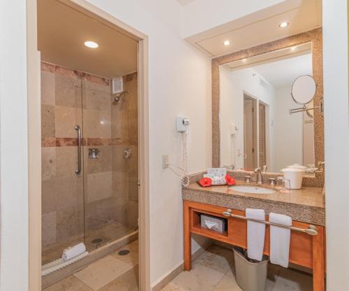 Habitación Doble Deluxe del hotel Canto Del Sol Puerto Vallarta All Inclusive. Foto 4