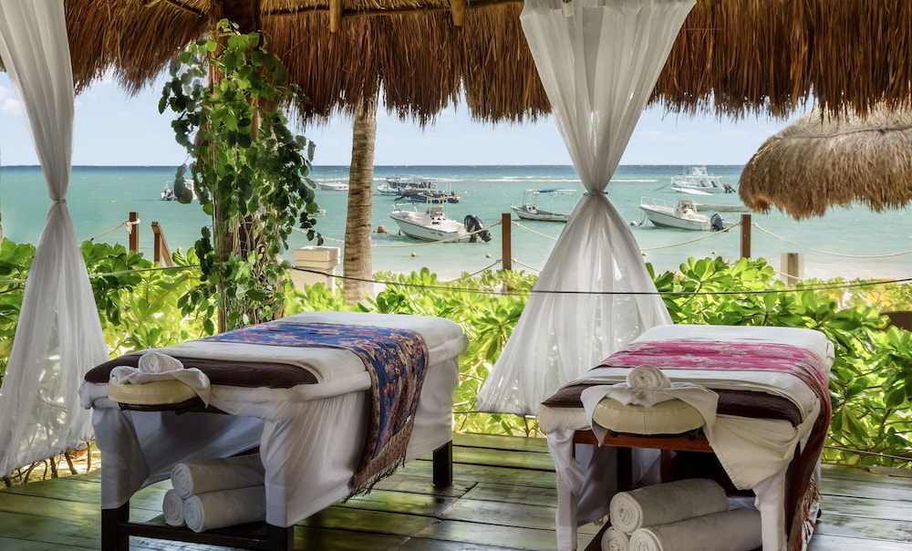 Fragata Beach Club Premium Room del hotel The Reef Coco Beach and Spa- Optional All Inclusive. Foto 6