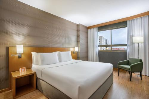 Habitación Estándar - Cama extragrande del hotel Brasil 21 Suites Affiliated By Melia