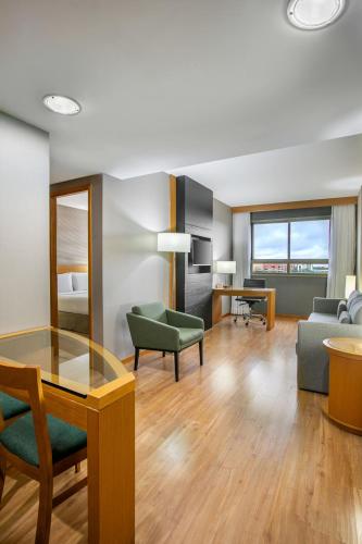 Habitación Estándar - Cama extragrande del hotel Brasil 21 Suites Affiliated By Melia. Foto 1