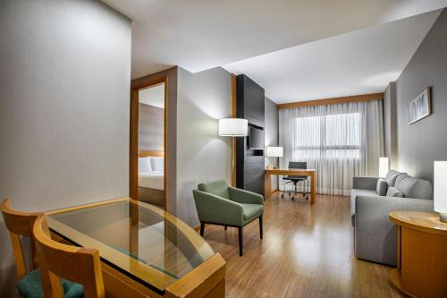 Habitación Estándar - Cama extragrande del hotel Brasil 21 Suites Affiliated By Melia. Foto 5