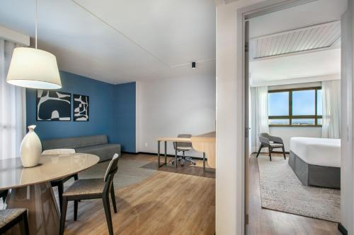 Suite Junior Premium - Cama extragrande del hotel Brasil 21 Suites Affiliated By Melia. Foto 1