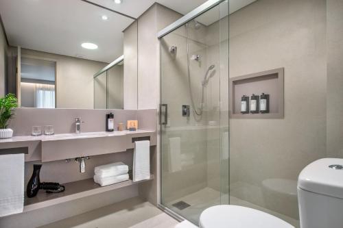 Suite Junior Executive con cama extragrande del hotel Brasil 21 Suites Affiliated By Melia. Foto 5