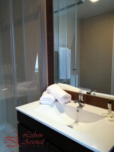 Habitación Doble Superior - 1 o 2 camas del hotel Lisbon Arsenal Suites. Foto 7