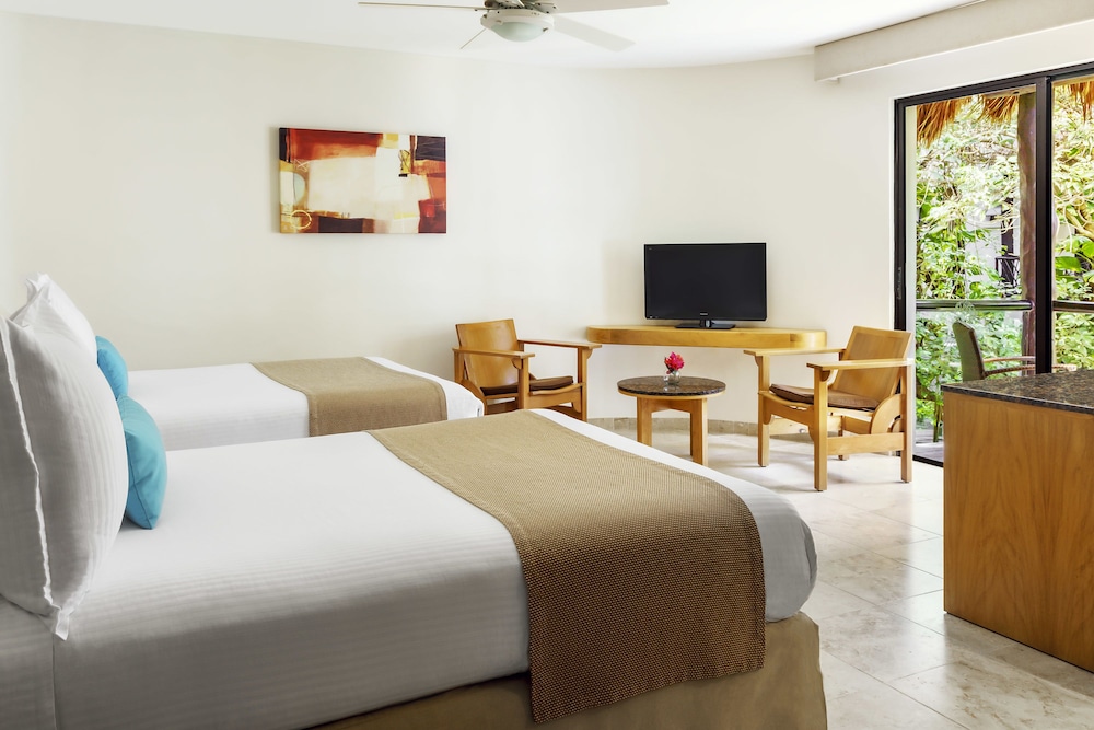 Habitación superior, 2 camas dobles del hotel The Reef Playacar Resort and Spa - Optional All Inclusive
