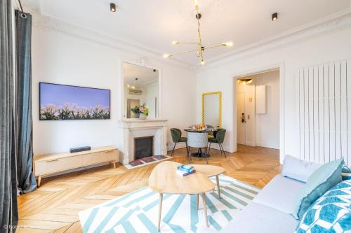 Apartamento de 1 dormitorio con vistas a la ciudad del hotel HotelHome Paris 16