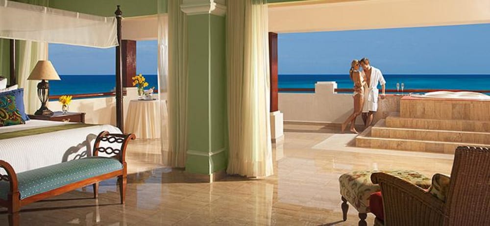 Preferred Club Governor Suite Ocean Front King del hotel Dreams Sapphire Resort and Spa - All Inclusive. Foto 1