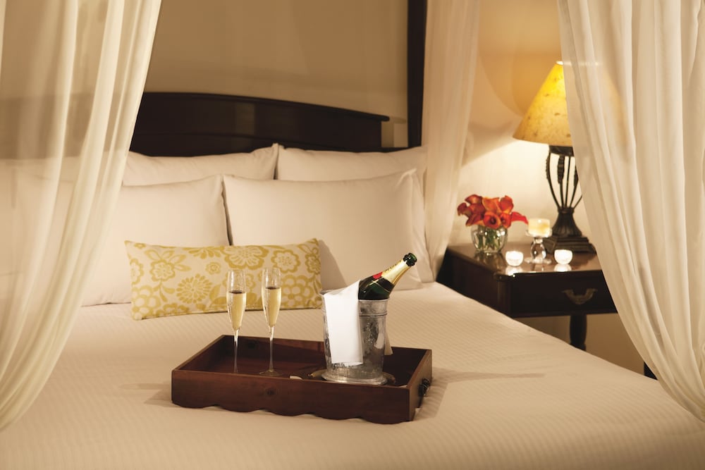 Preferred Club Governor Suite Ocean Front King del hotel Dreams Sapphire Resort and Spa - All Inclusive. Foto 3
