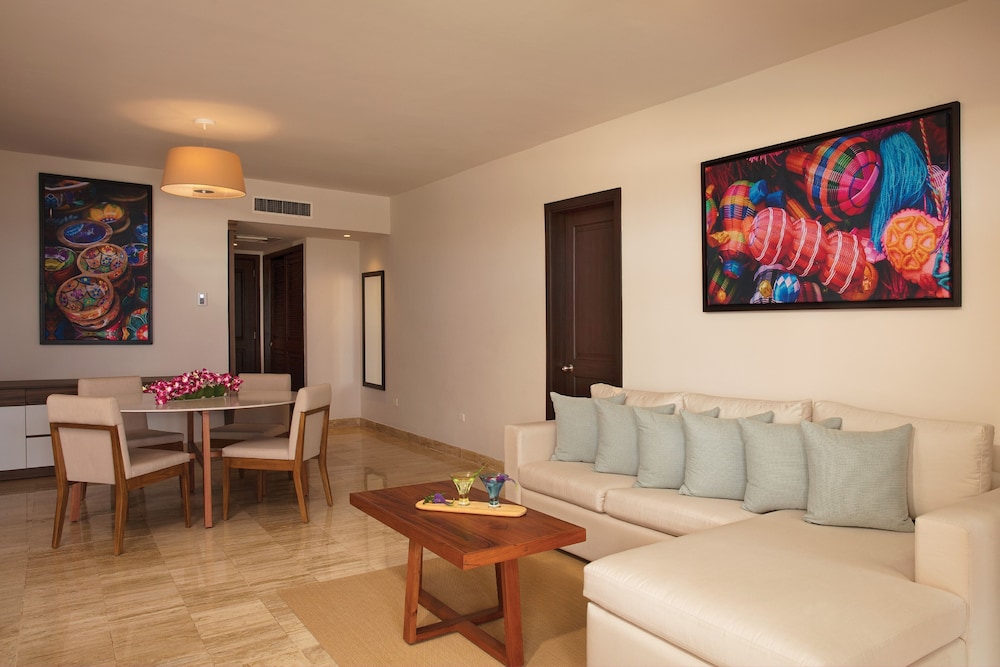 Preferred Club Master Suite Ocean Front King del hotel Dreams Sapphire Resort and Spa - All Inclusive. Foto 1