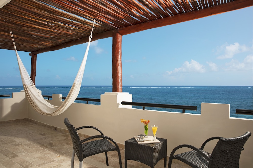 Preferred Club Master Suite Ocean Front King del hotel Dreams Sapphire Resort and Spa - All Inclusive. Foto 2