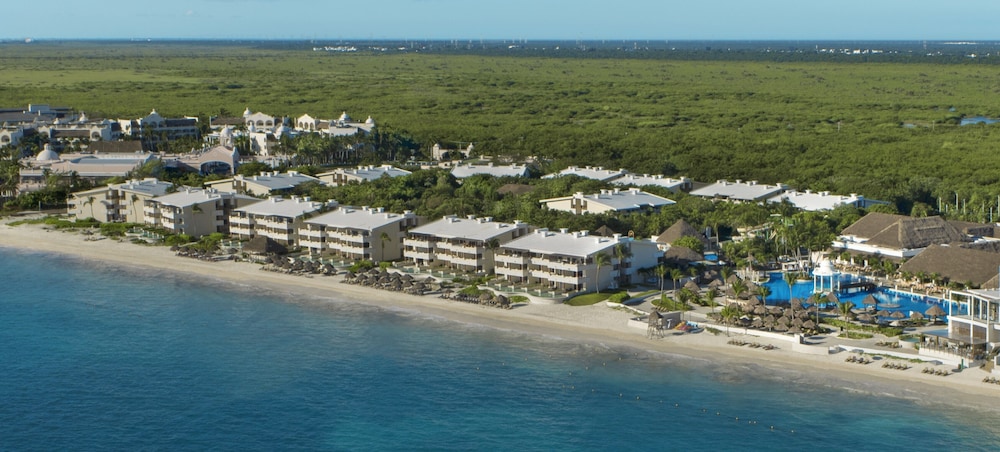 Preferred Club Master Suite Ocean Front Swim Out King del hotel Dreams Sapphire Resort and Spa - All Inclusive. Foto 3